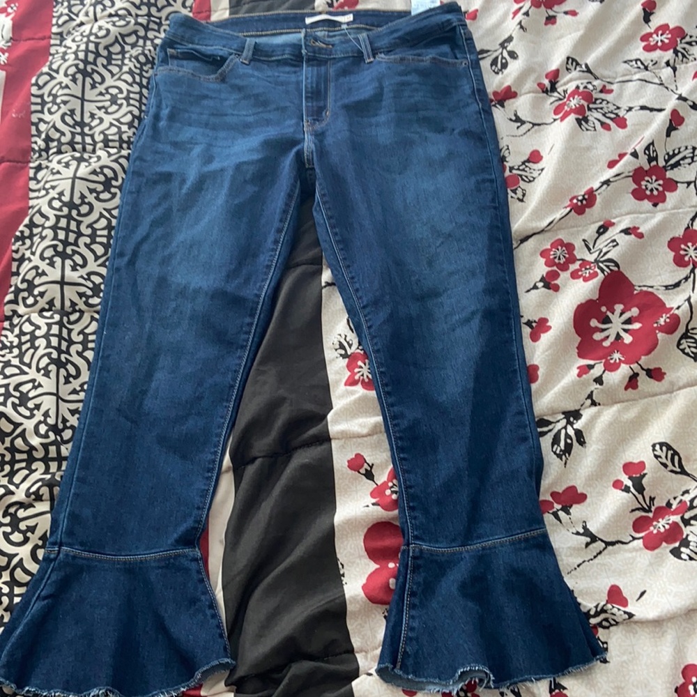 Brand new Levi’s jeans size 32 women